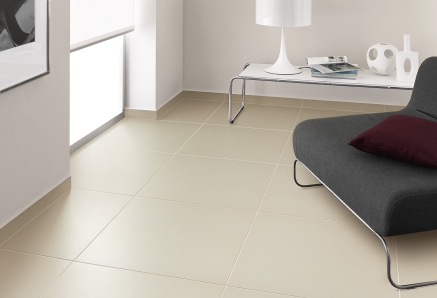 eleganter Wohnraum in Creme