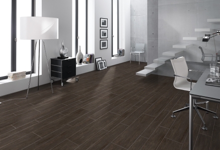 reduzierte Eleganz in braun-wei�